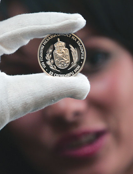 БНБ пусна в обращение юбилейна монета по повод 100-годишнината от Независимостта