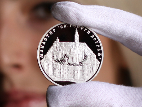 Манастирът Зограф 23.33 грама  .925 сребърна монета влиза в обръщение от 21 Март 2011