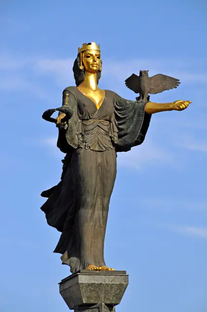 The statue 